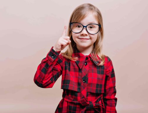 擔心孩子使用3C產品造成近視嗎? 這4招學起來能有效預防！