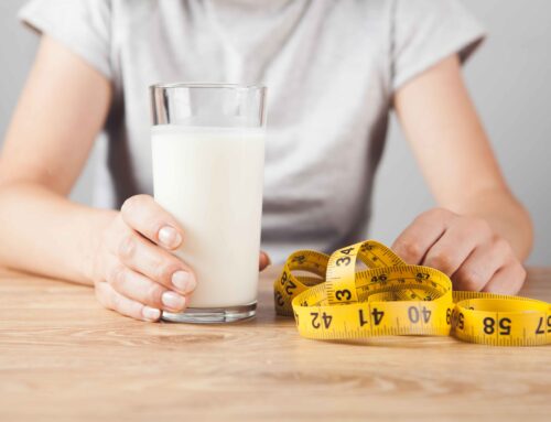 為了減肥而不吃含脂食品嗎? 關於牛奶有助於減肥的真相